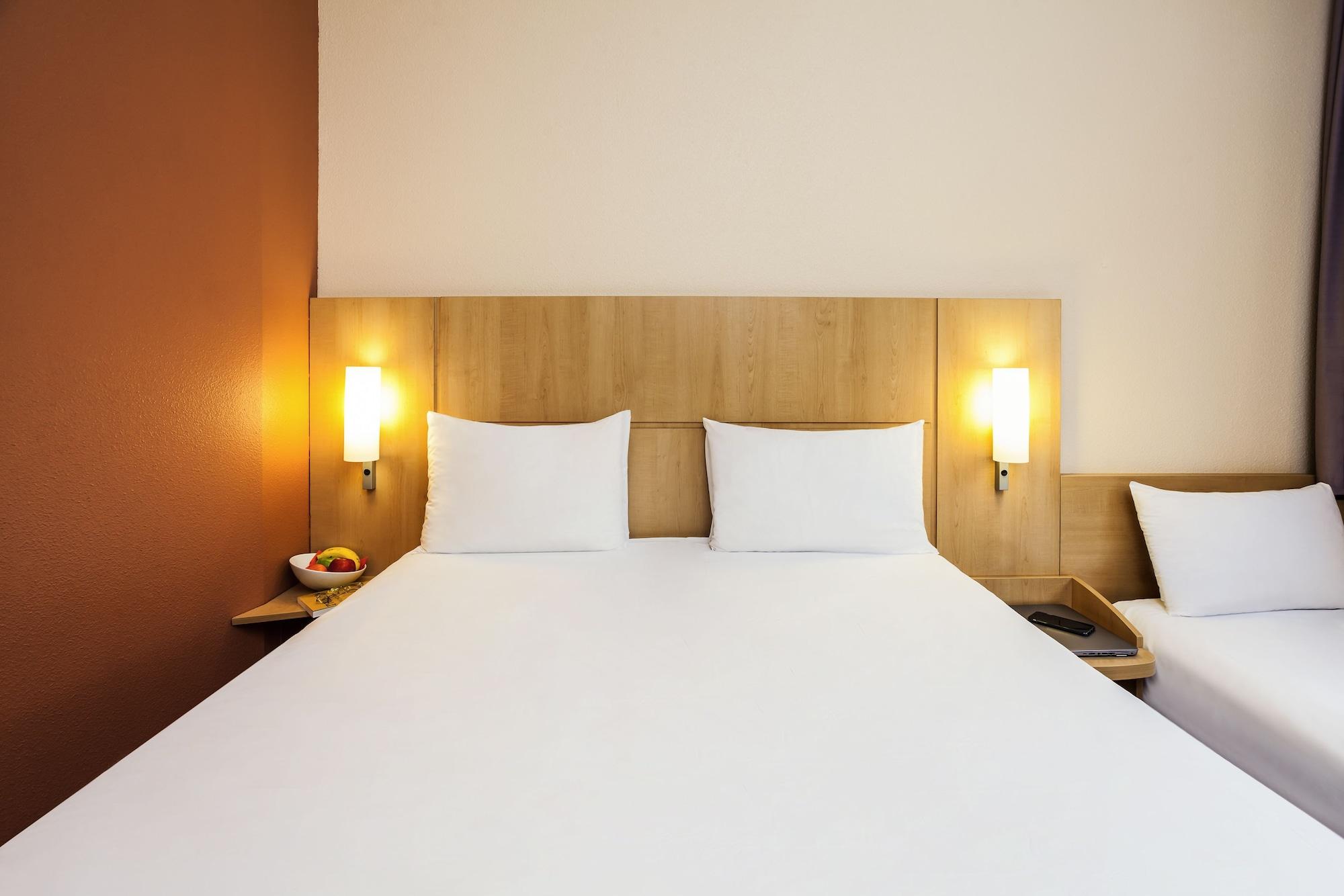 Hotel ibis Setubal Bagian luar foto
