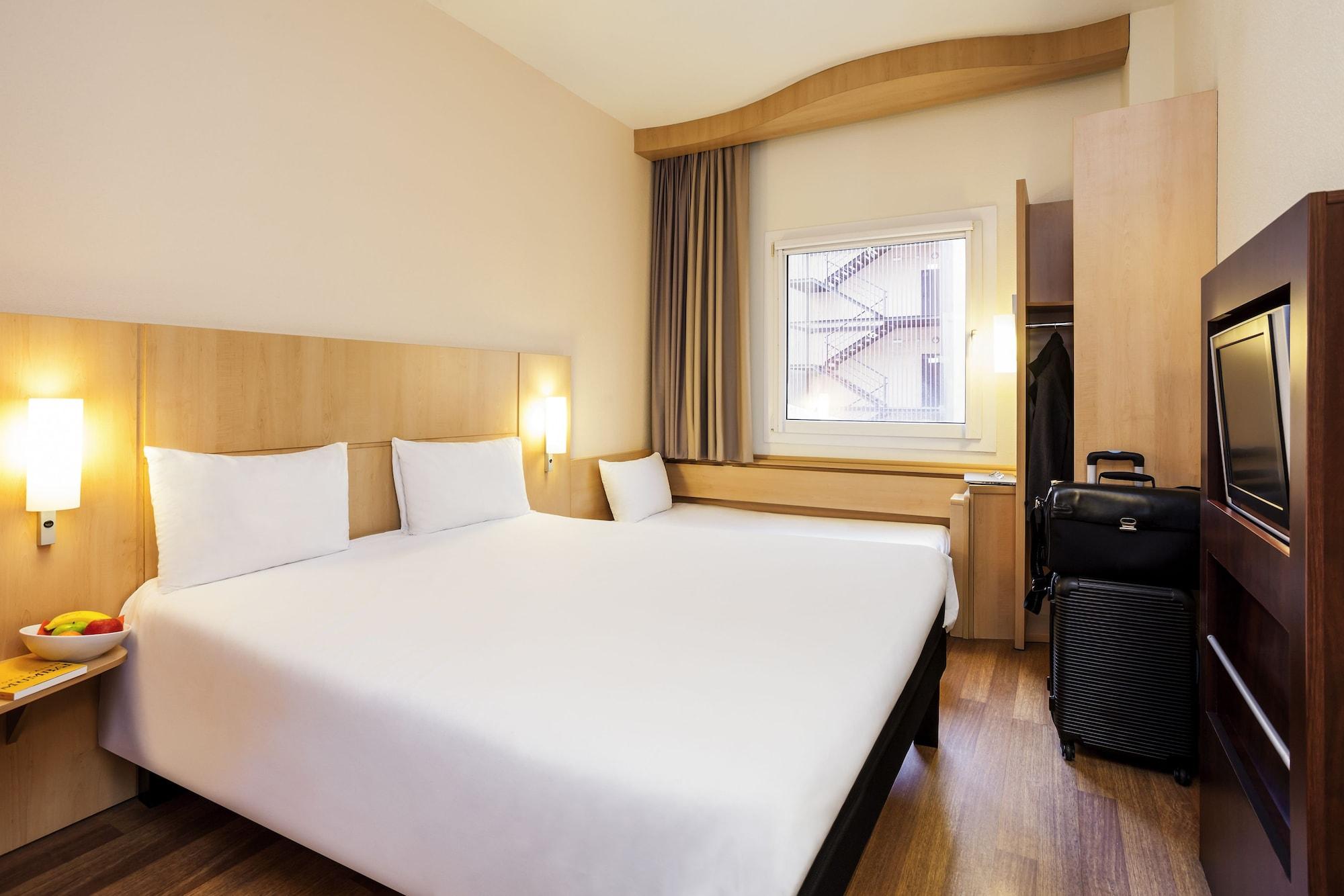 Hotel ibis Setubal Bagian luar foto