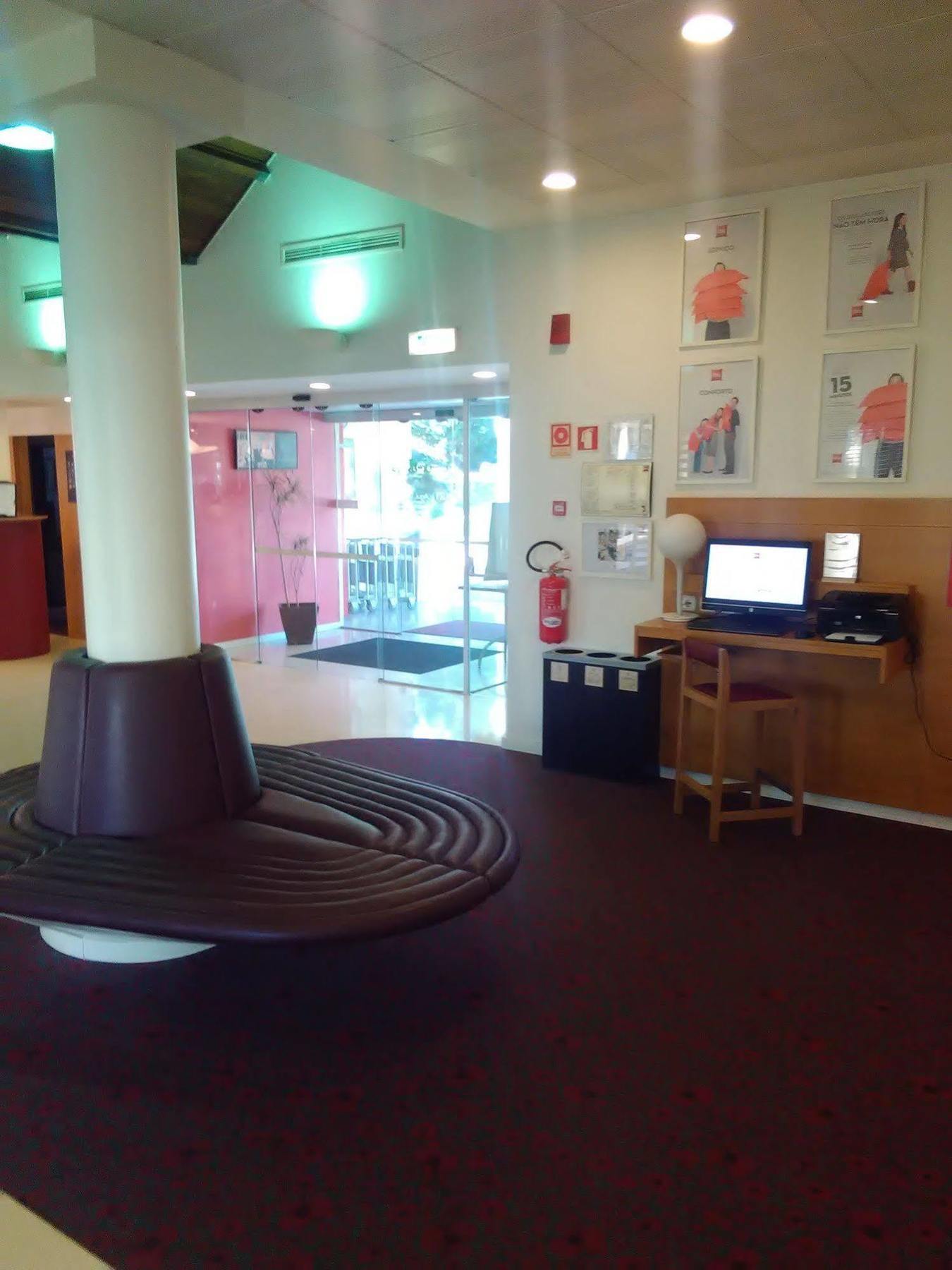 Hotel ibis Setubal Bagian luar foto
