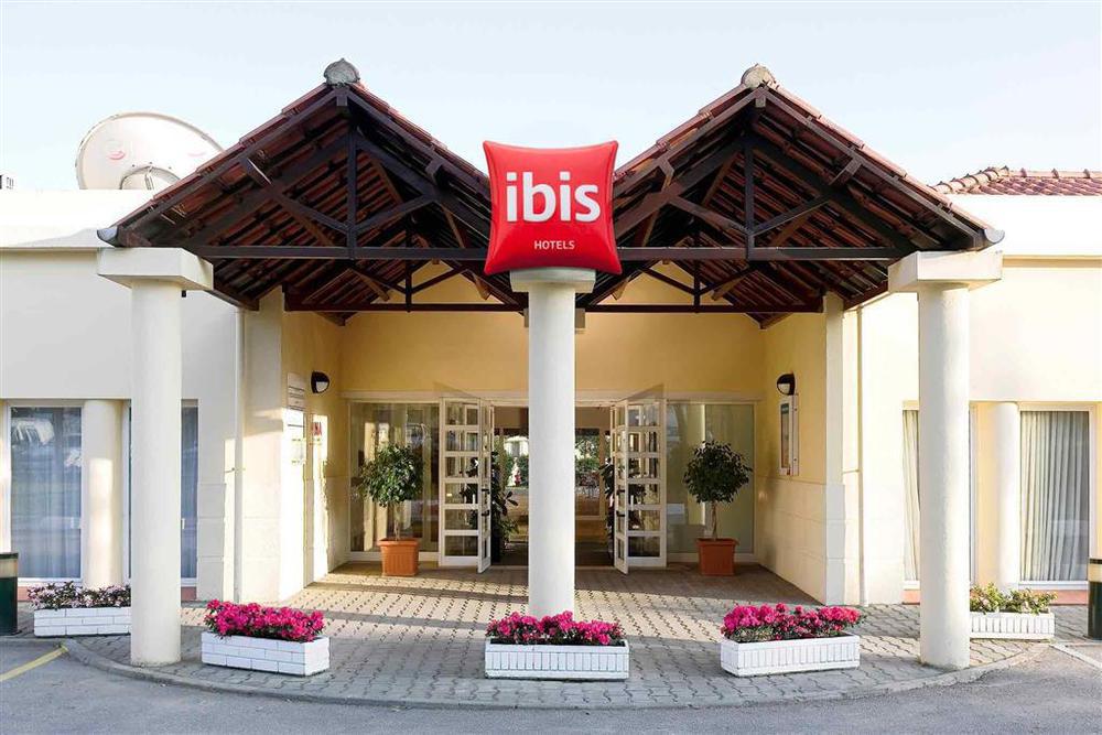 Hotel ibis Setubal Bagian luar foto